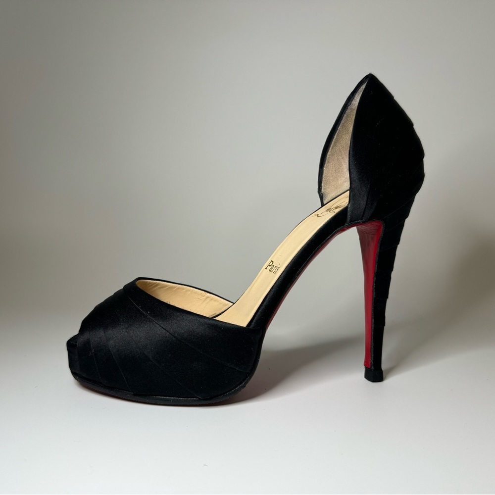 PREOWNED $870 Christian Louboutin Black Armadillo 120 D’Orsay Pump Heels 35.5